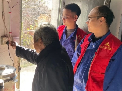 黨員志愿服務(wù)：關(guān)愛(ài)孤寡老人，共筑平安桐鄉(xiāng)